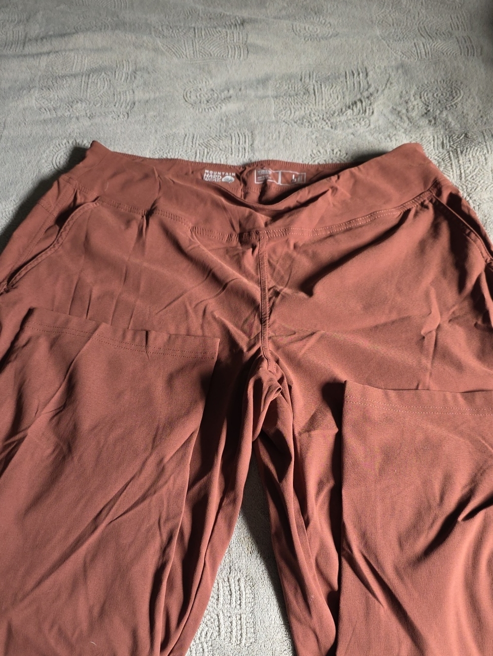 NWOT Mountain Hardwear Dynama women's Red Active Pants
